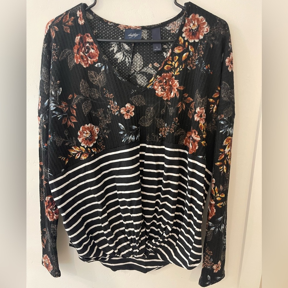 Daytrip long sleeve blouse/tee size S